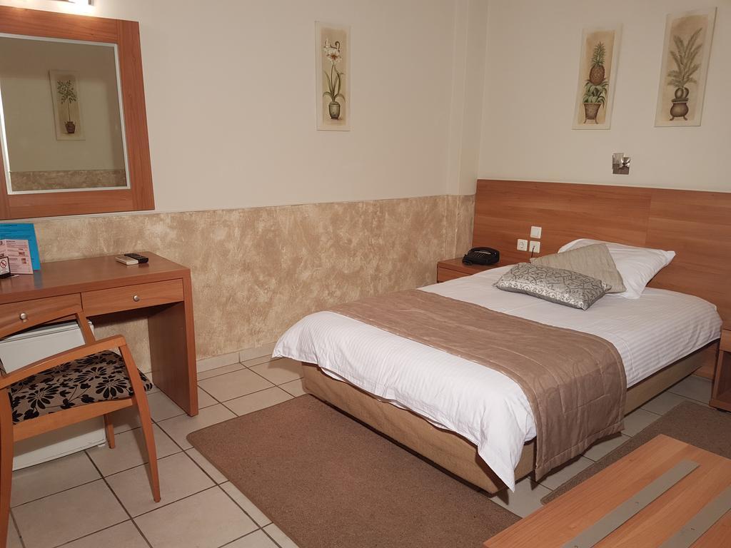 Hotel Ideal Piraeus Luaran gambar